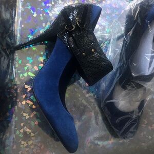 Rare 💙 Boutique Steven Blue Suede heels